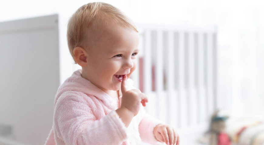 Baby’s First Teeth: What Breastfeeding Moms Need To Know